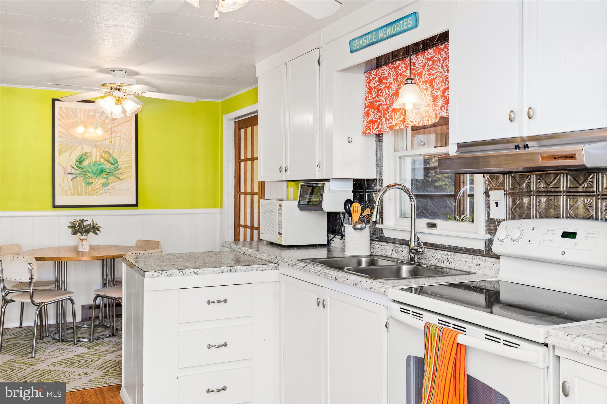 36466 Old Mill Road Ocean View, DE 19970 - Photo 11 of 36 Charming working kitchen