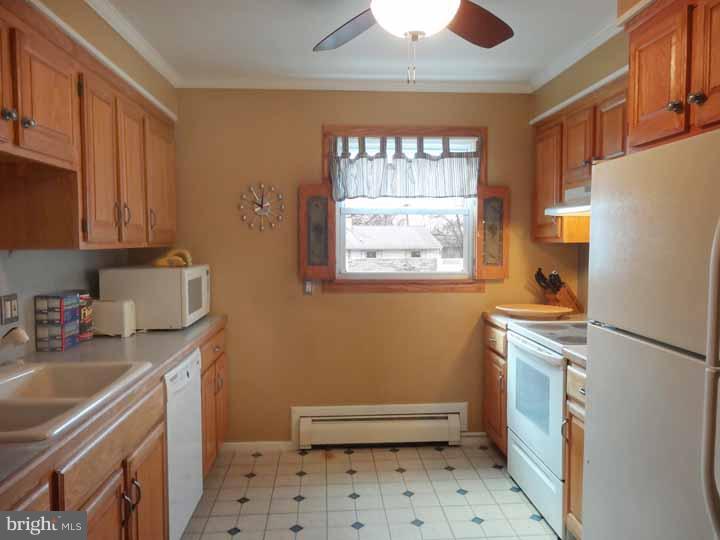 807 Chatham Road Fairless Hills, PA 19030 - Photo 4 of 16 Gallery Image 4