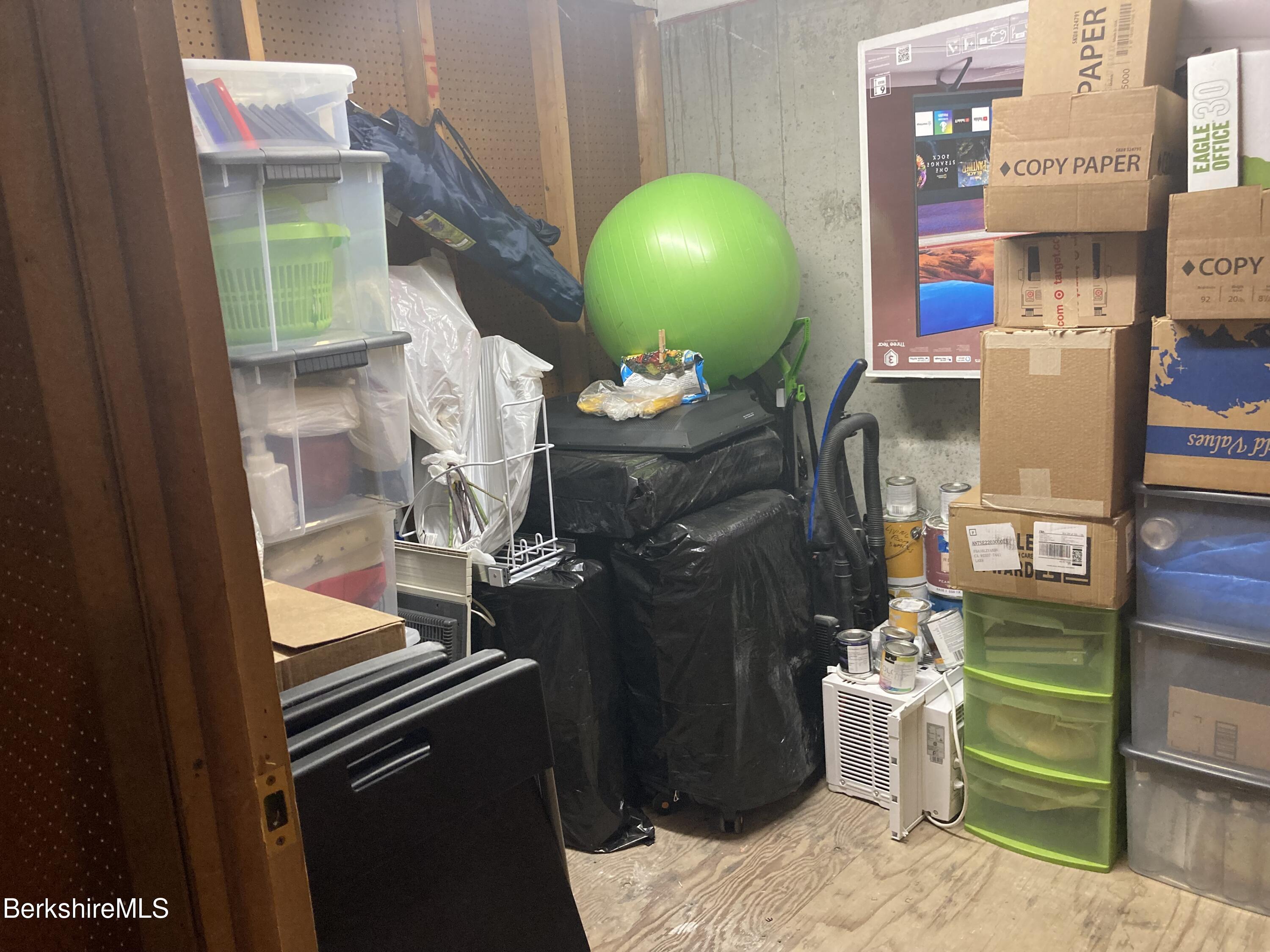 2 Morgan Manor, Unit 6 Lenox, MA 01240 - Photo 31 of 32 a room with musical instruments