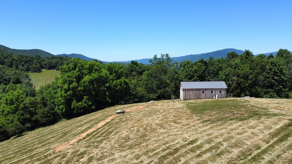 1551 Springdale Road, Unit E Pearisburg, VA 24134 - Photo 33 of 33 Gallery Image 33
