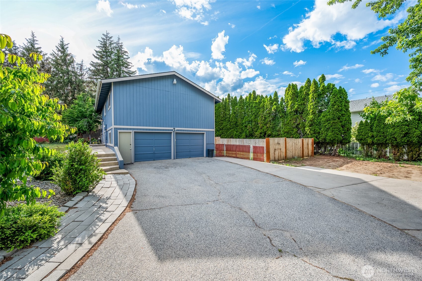 1312 Fourth Street Wenatchee, WA 98801 - Photo 3 of 34