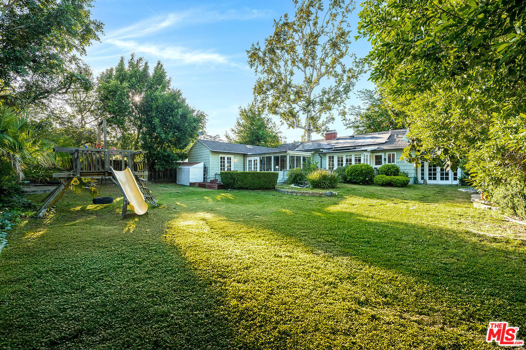 11146 Valley Spring Lane Studio City, CA 91602 - Photo 6 of 58
