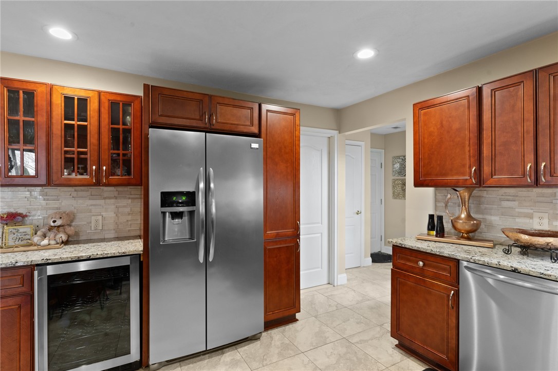 130 Boylston Drive Cranston, RI 02921 - Photo 13 of 49