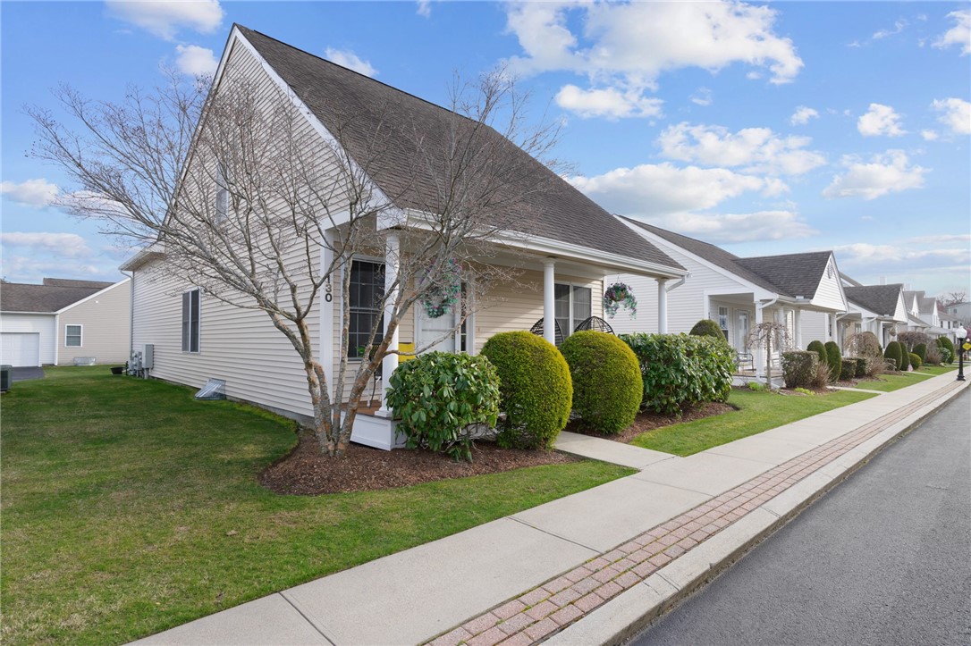 130 Boylston Drive Cranston, RI 02921 - Photo 3 of 49