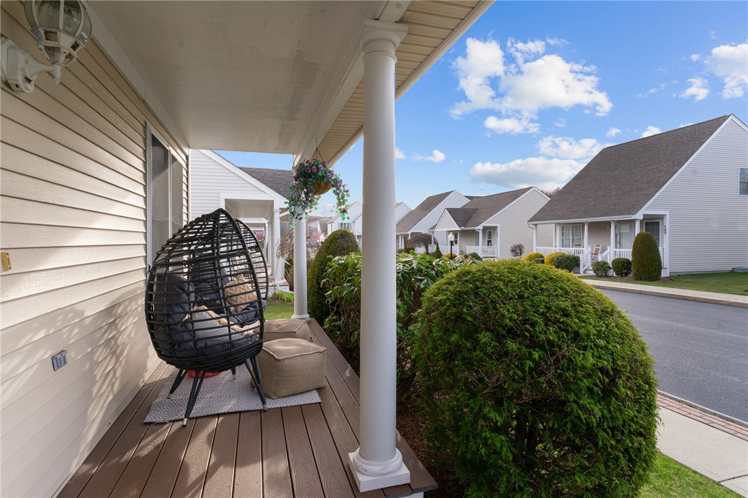 130 Boylston Drive Cranston, RI 02921 - Photo 4 of 49