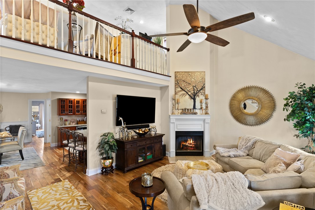 130 Boylston Drive Cranston, RI 02921 - Photo 9 of 49