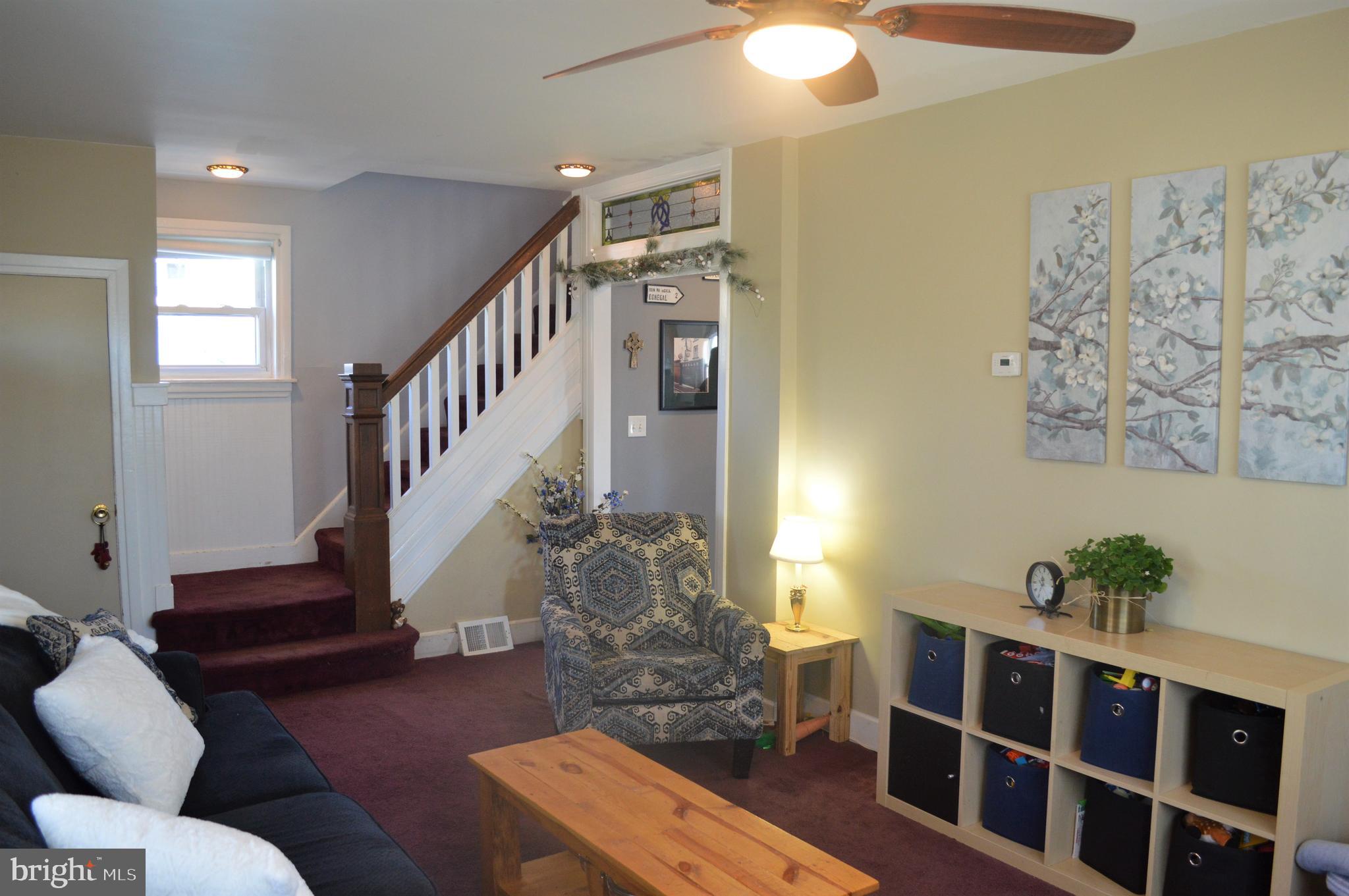 29 East Elbon Road Brookhaven, PA 19015 - Photo 12 of 35 Charming staris and transom