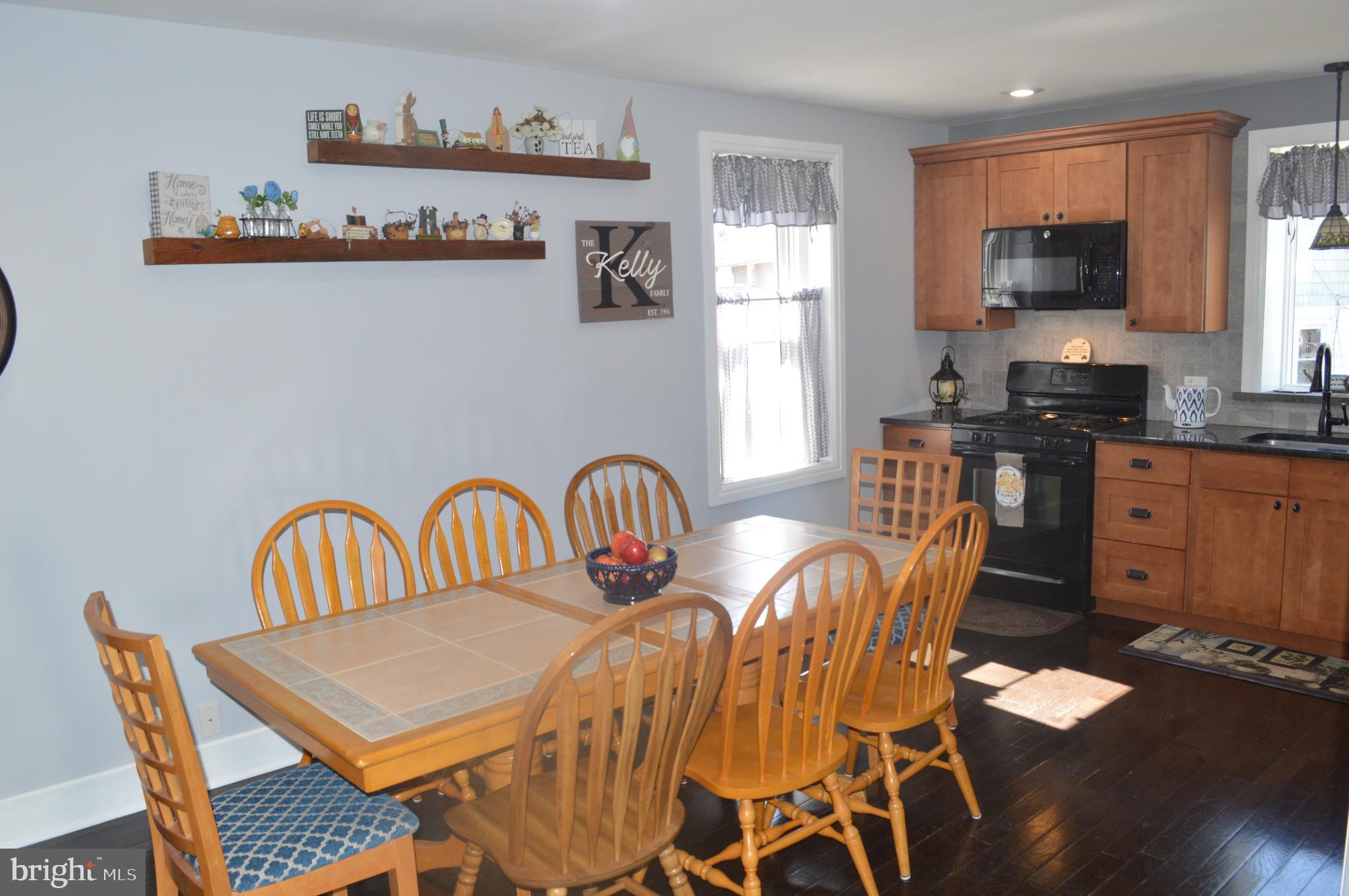 29 East Elbon Road Brookhaven, PA 19015 - Photo 16 of 35 Plenty of space for a 8 person table