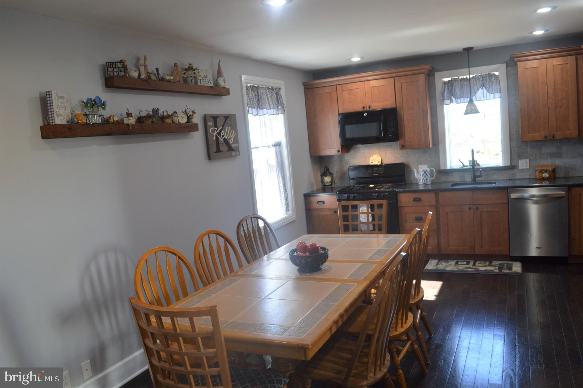 29 East Elbon Road Brookhaven, PA 19015 - Photo 17 of 35 Granite counters & under the counter sink