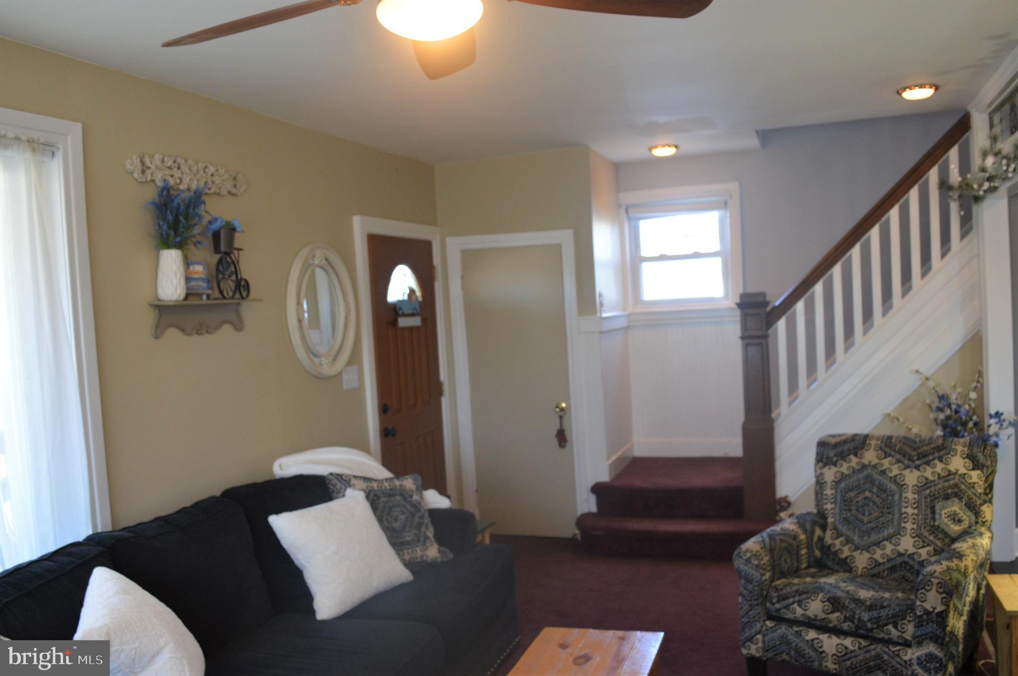 29 East Elbon Road Brookhaven, PA 19015 - Photo 3 of 35 Living room