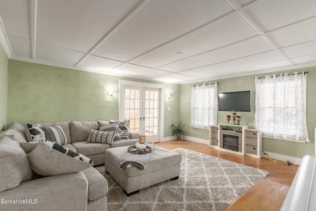 $459,900 | 396 Maple Street, Hinsdale, MA 01235