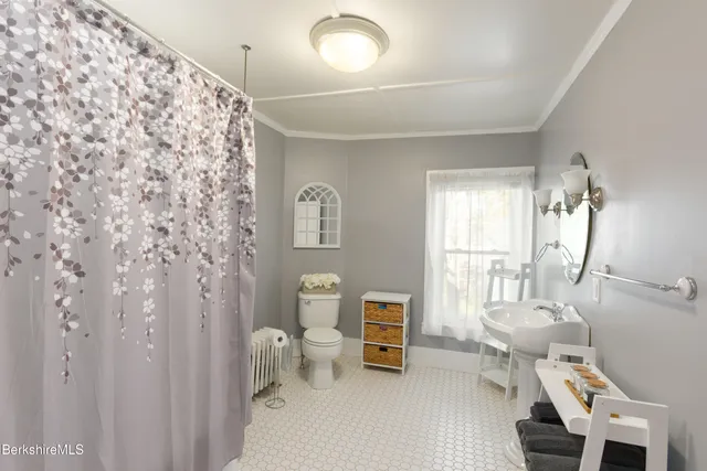 $459,900 | 396 Maple Street, Hinsdale, MA 01235