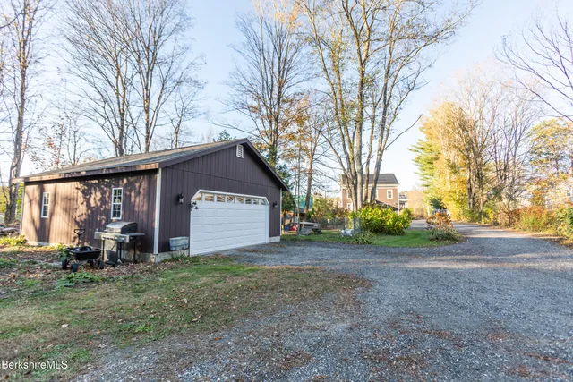 $459,900 | 396 Maple Street, Hinsdale, MA 01235