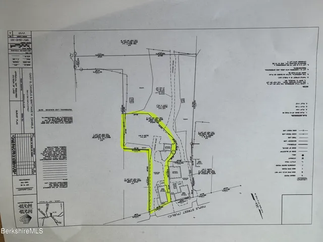 $459,900 | 396 Maple Street, Hinsdale, MA 01235