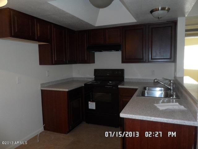 1720 East Thunderbird Road, Unit 1072 Phoenix, AZ 85022 - Photo 4 of 11 SAM_7852