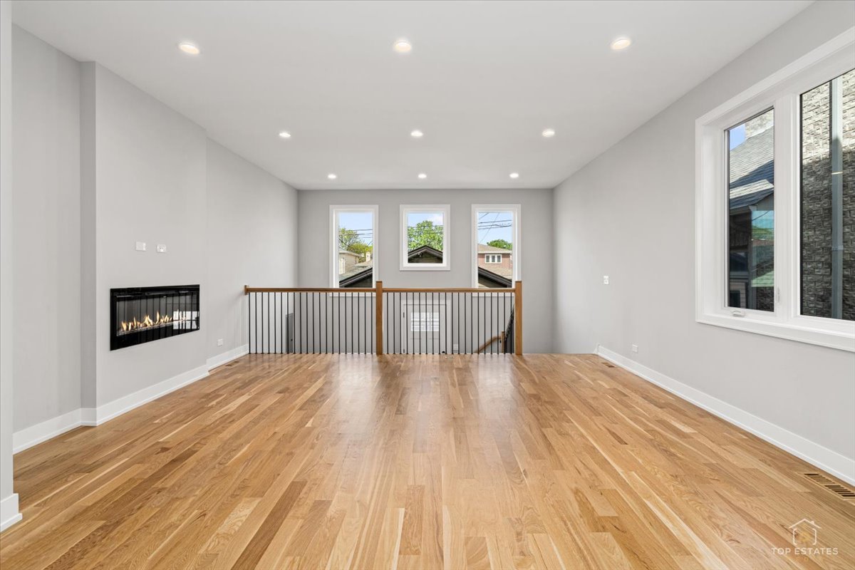 5328 South Mason Avenue Chicago, IL 60638 - Photo 10 of 27