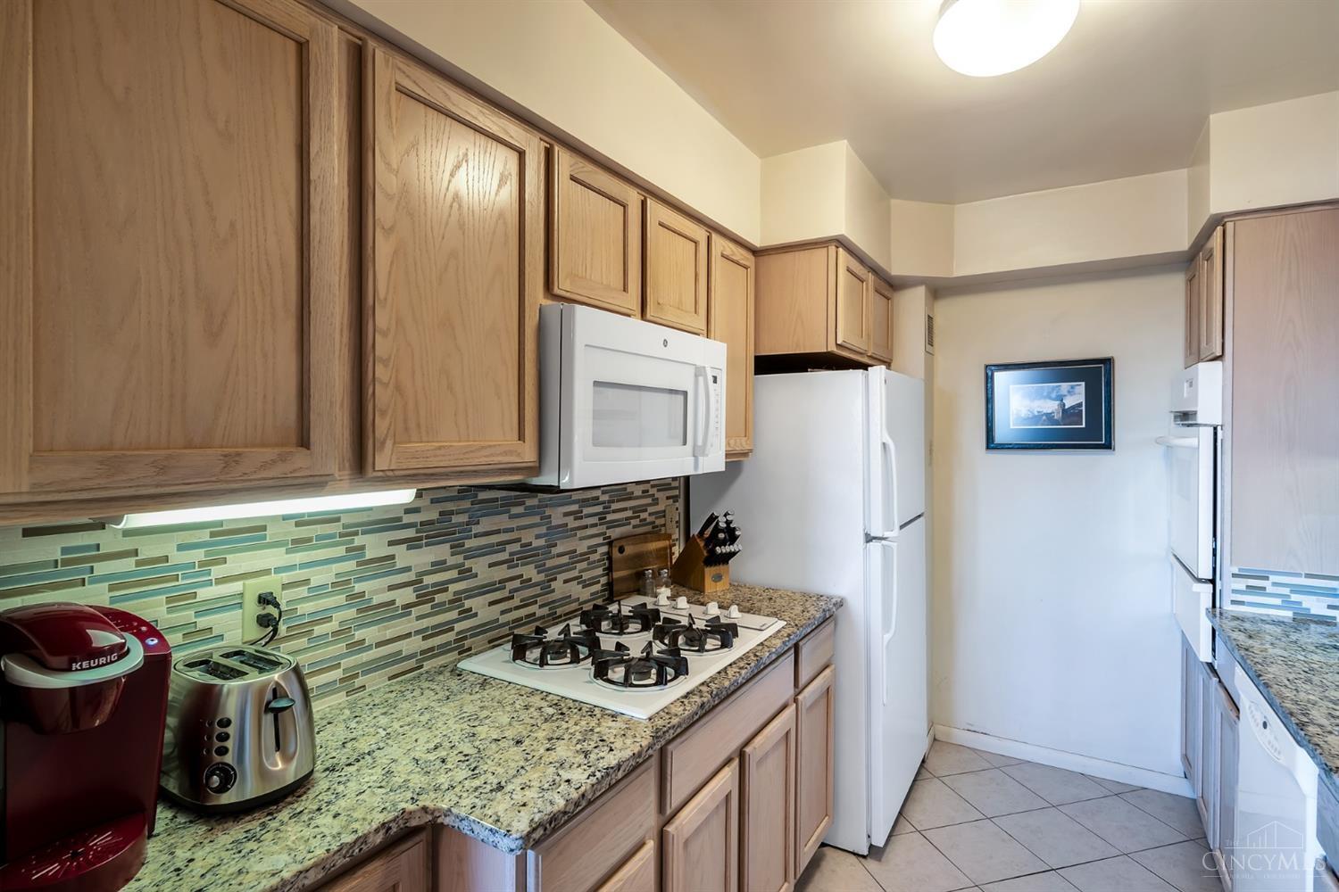 2324 Madison Road, Unit 1104 Cincinnati, OH 45208 - Photo 8 of 30