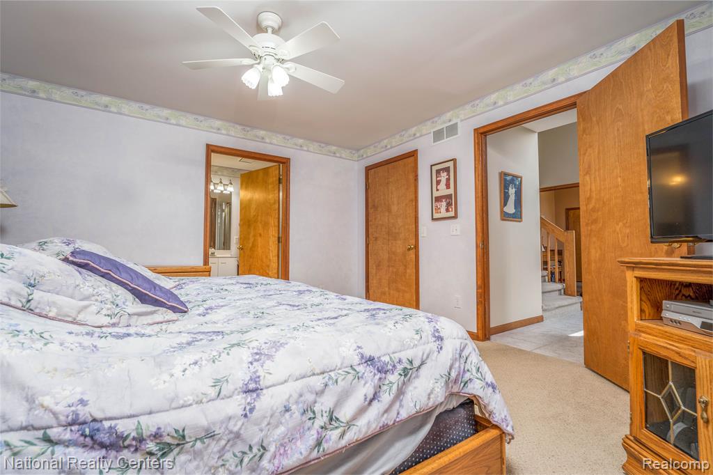 37164 Chesapeake Road Farmington Hills, MI 48335 - Photo 10 of 40