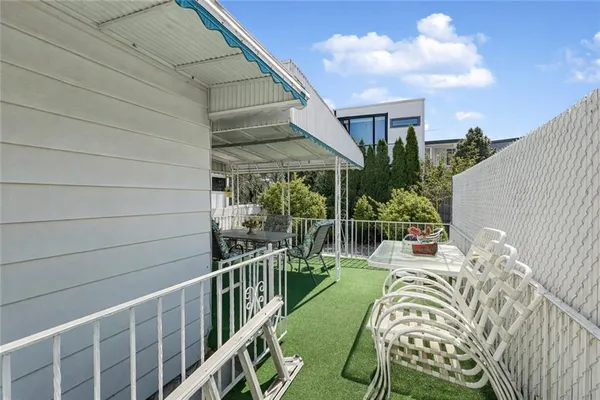 $1,150,000 | 1942 61st Street | Mapleton