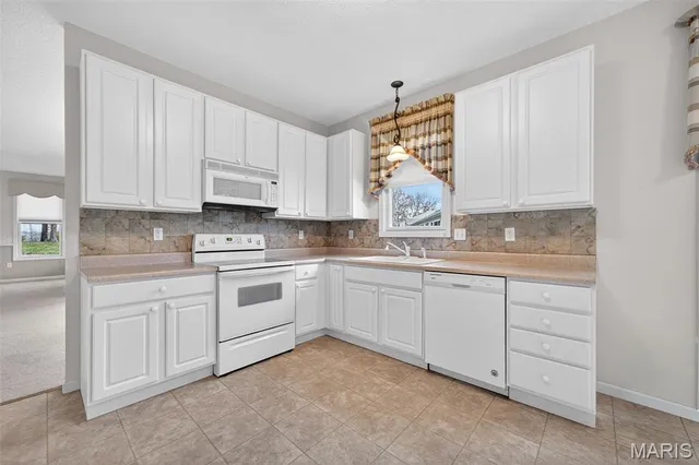 $349,900 | 2140 Hawks Landing Drive, Lake St. Louis, MO 63367