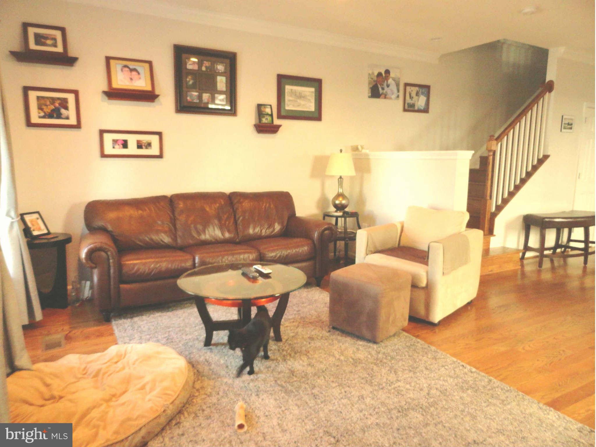 21 East Reed Avenue Alexandria, VA 22305 - Photo 2 of 18 Living Room