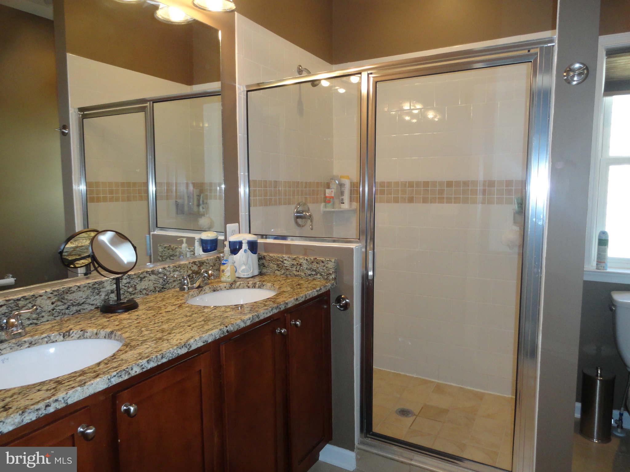 21 East Reed Avenue Alexandria, VA 22305 - Photo 11 of 18 Bath (Master)