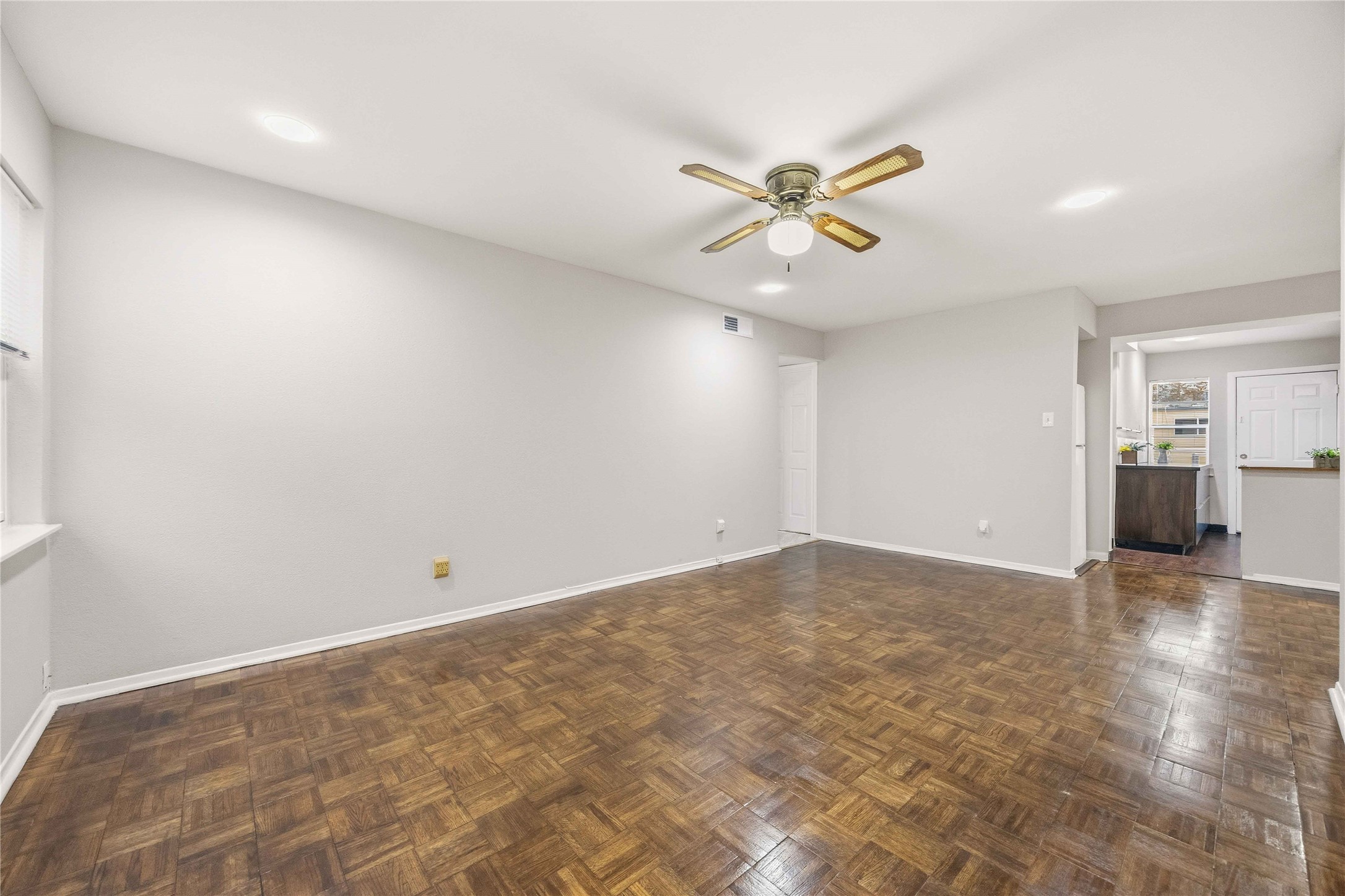 11607 Chimney Rock Road, Unit C Houston, TX 77035 - Photo 5 of 23