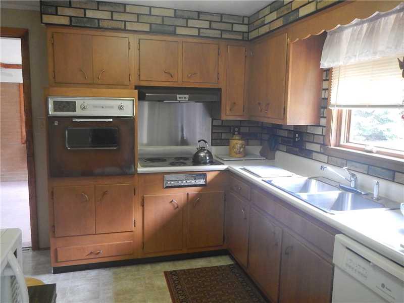 161 Dobson Road Mars, PA 16046 - Photo 8 of 22 Kitchen.