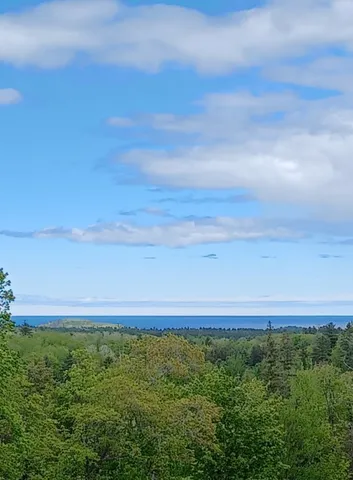 $4,950,000 | 725 Co Road Hq, Marquette, MI 49855