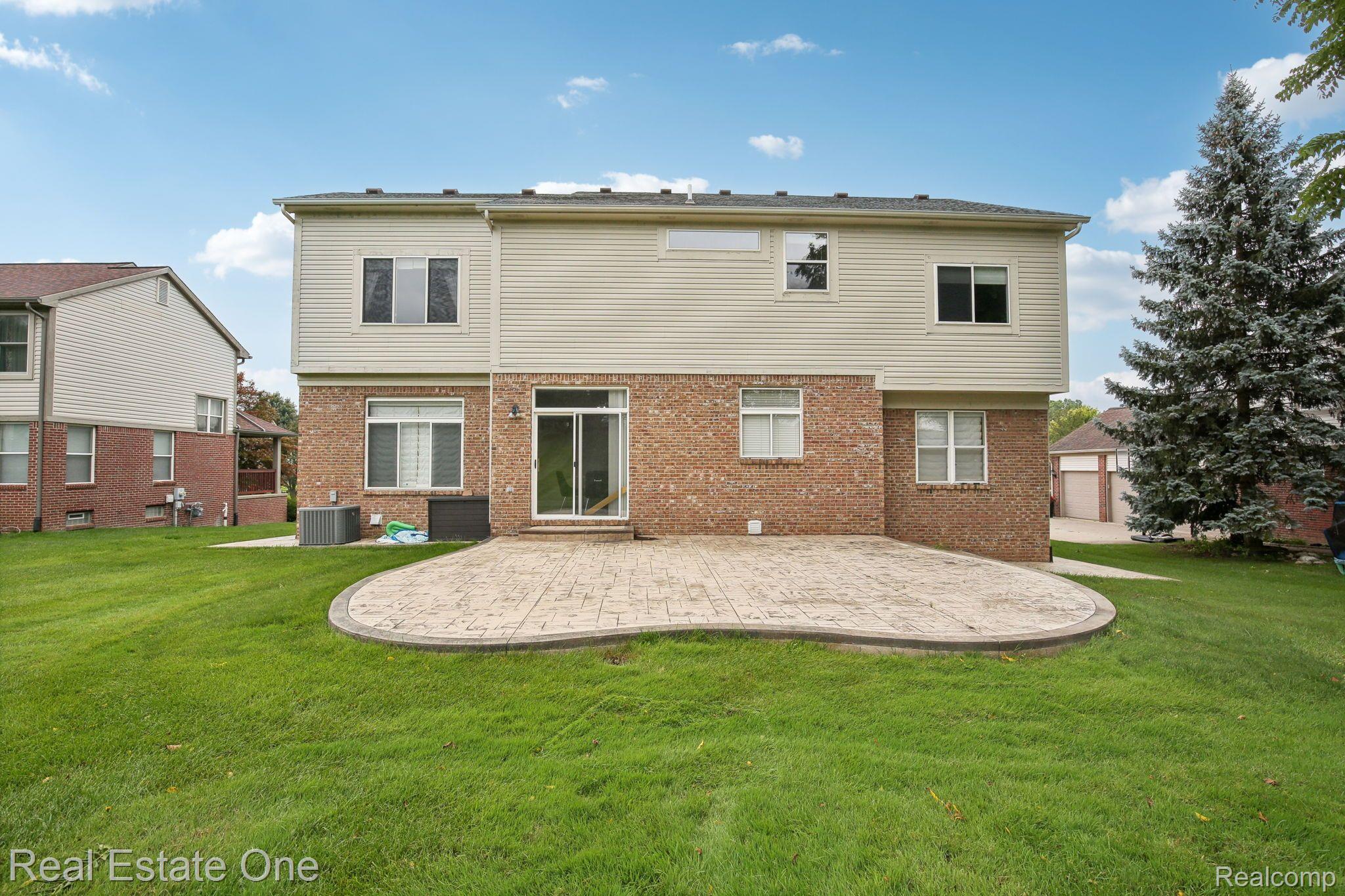 2772 Fox Woods Lane Rochester, MI 48307 - Photo 35 of 46 Gallery Image 35
