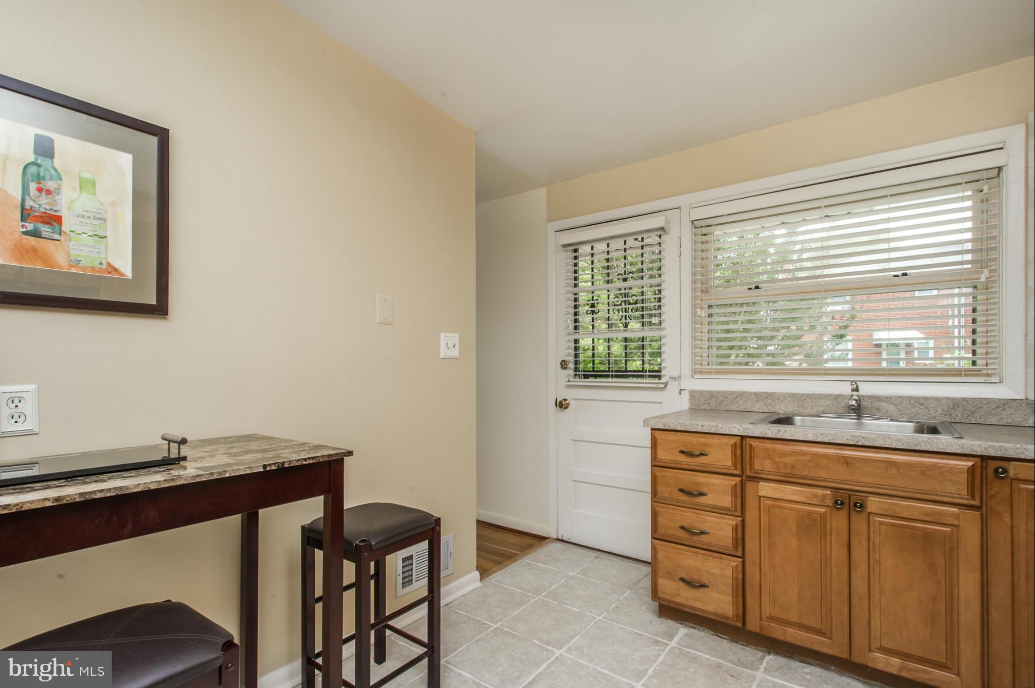 1300 Ablett Road Baltimore, MD 21239 - Photo 11 of 30 Kitchen