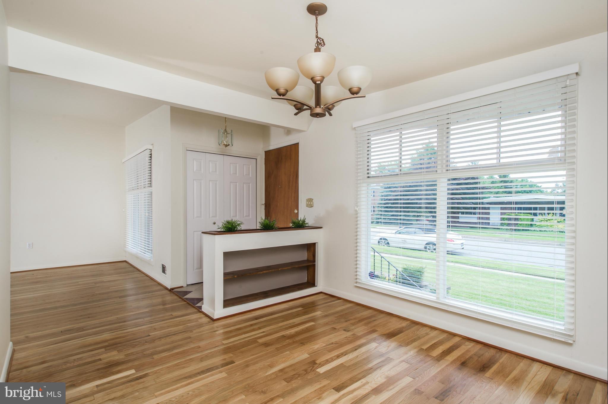 1300 Ablett Road Baltimore, MD 21239 - Photo 12 of 30 Dining Room