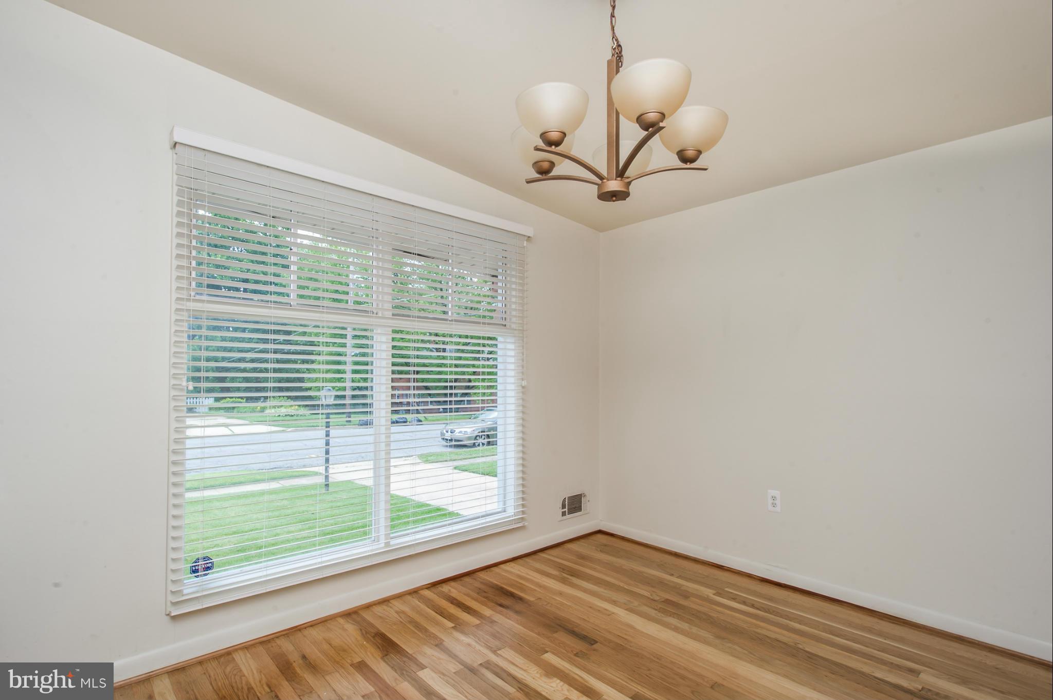 1300 Ablett Road Baltimore, MD 21239 - Photo 14 of 30 Dining Room