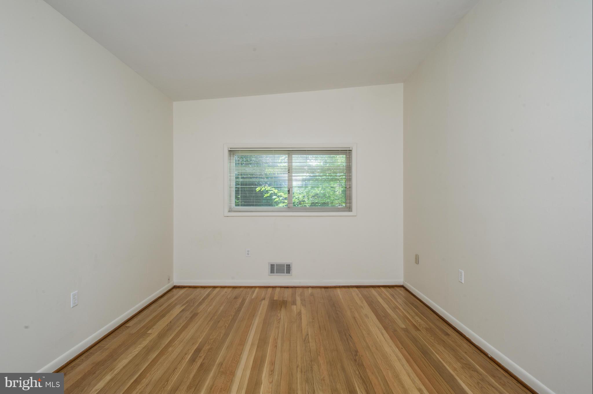 1300 Ablett Road Baltimore, MD 21239 - Photo 23 of 30 Bedroom