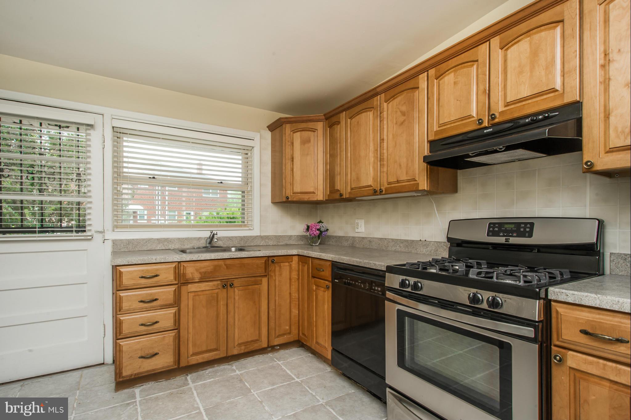 1300 Ablett Road Baltimore, MD 21239 - Photo 9 of 30 Kitchen