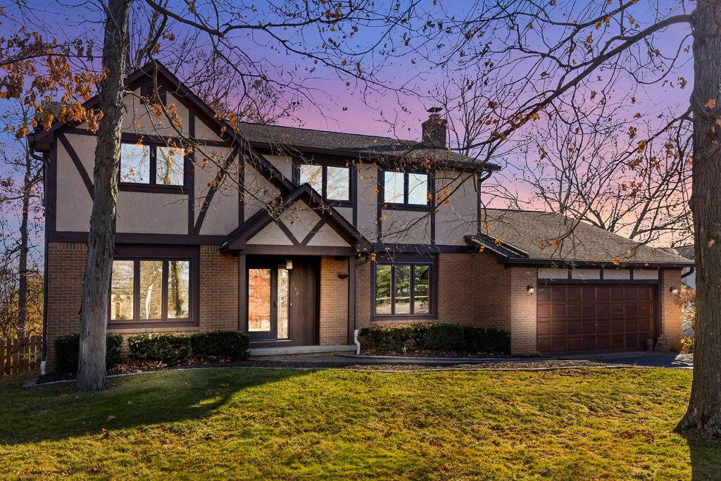 546 Clotts Road Columbus, OH 43230 - Photo 41 of 41 Back Exterior Twilight