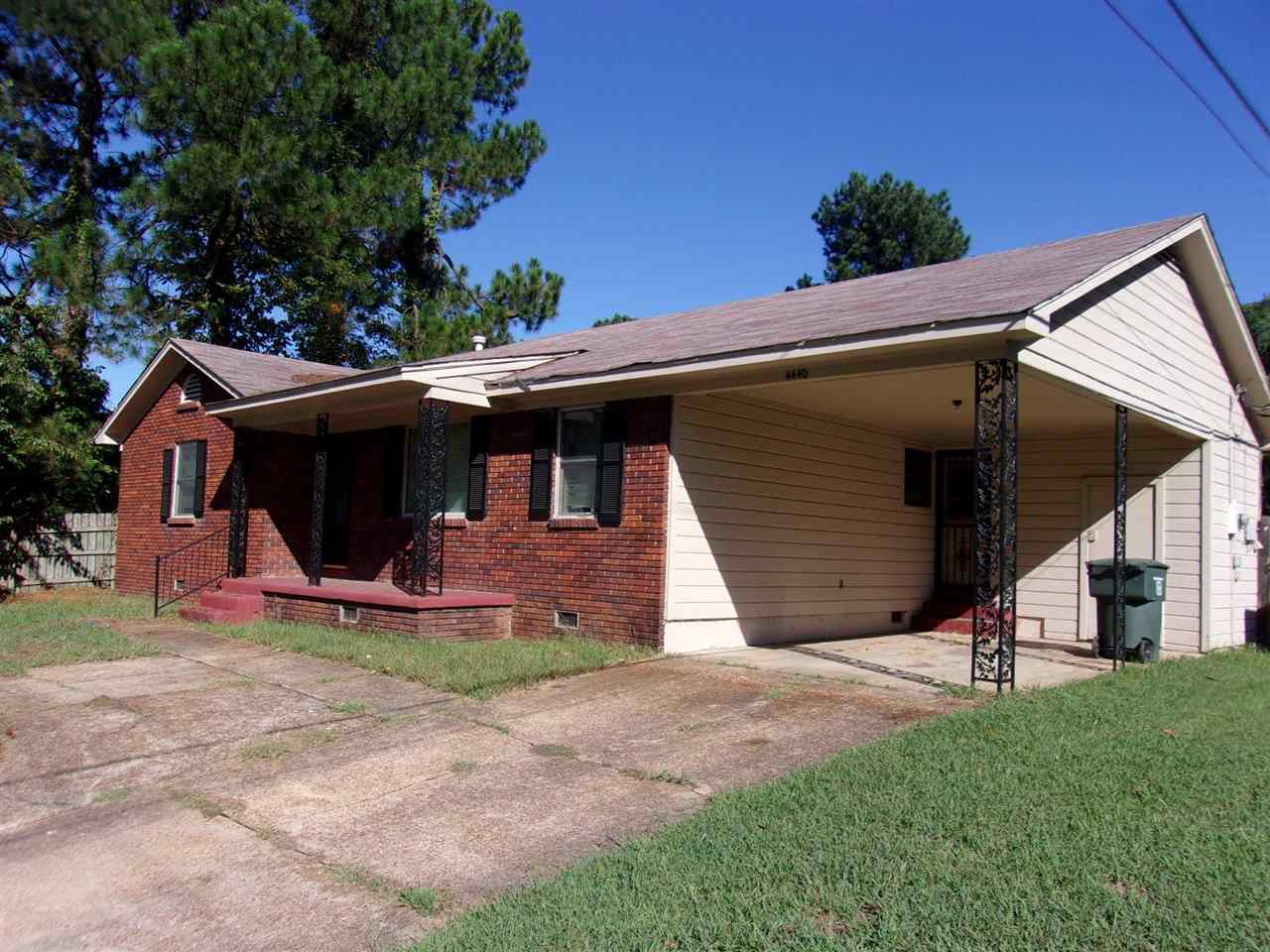 4440 Yale Road Memphis, TN 38128 - Photo 3 of 24 front view of a house with a yard