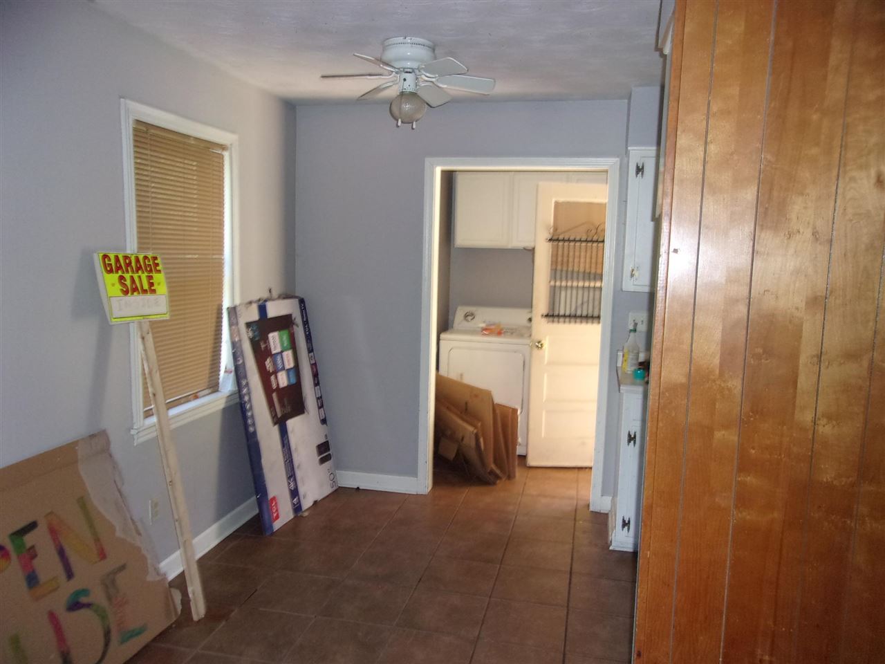 4440 Yale Road Memphis, TN 38128 - Photo 7 of 24 a view of a hallway with workspace