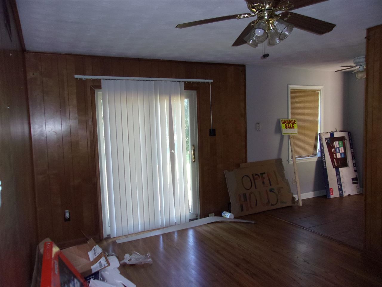 4440 Yale Road Memphis, TN 38128 - Photo 8 of 24 wooden floor in an empty room with a window