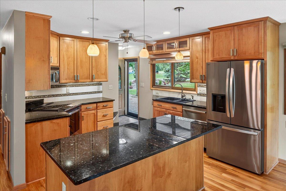 18420 Bates Street Dayton, MN 55327 - Photo 4 of 61