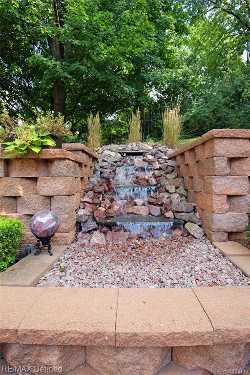 1360 Kingsview Avenue Rochester Hills, MI 48309 - Photo 25 of 27