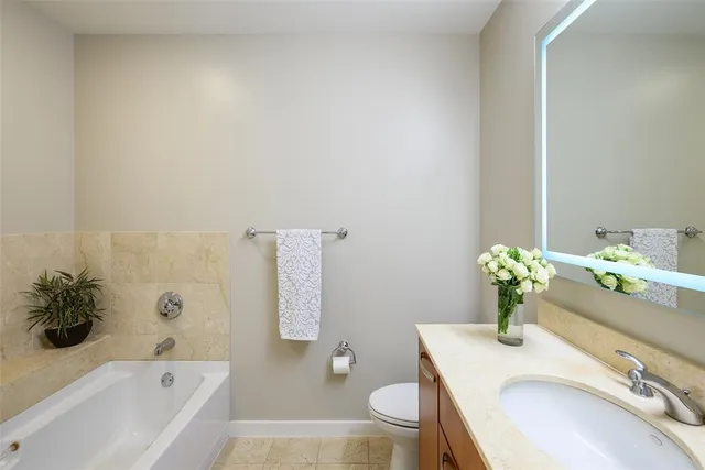 $479,000 | 1200 Main Street, Unit 2406, Dallas, TX 75202