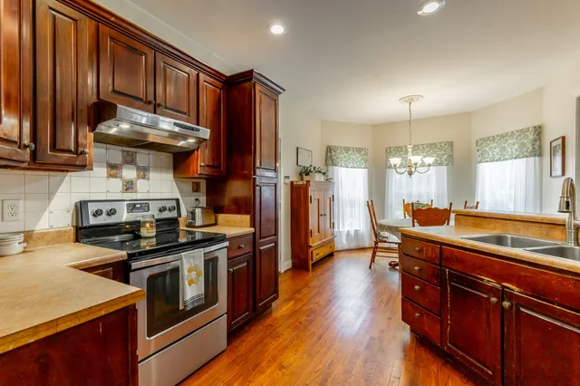 $559,900 | 810 Younger Circle, Chattanooga, TN 37415