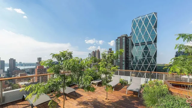 $8,300 | 301 West 53rd Street, Unit 24K | Hell's Kitchen