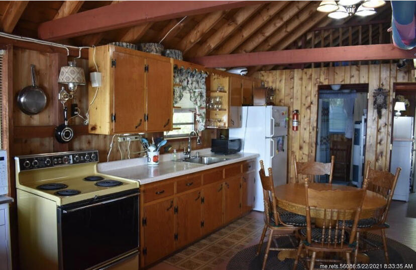 28 Forrest Drive Millinocket, ME 04462 - Photo 8 of 15 B597D39B-593F-4912-8323-8145EE2F4BD0