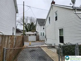 $1,450 | 1001 Crane Street, Catasauqua, PA 18032