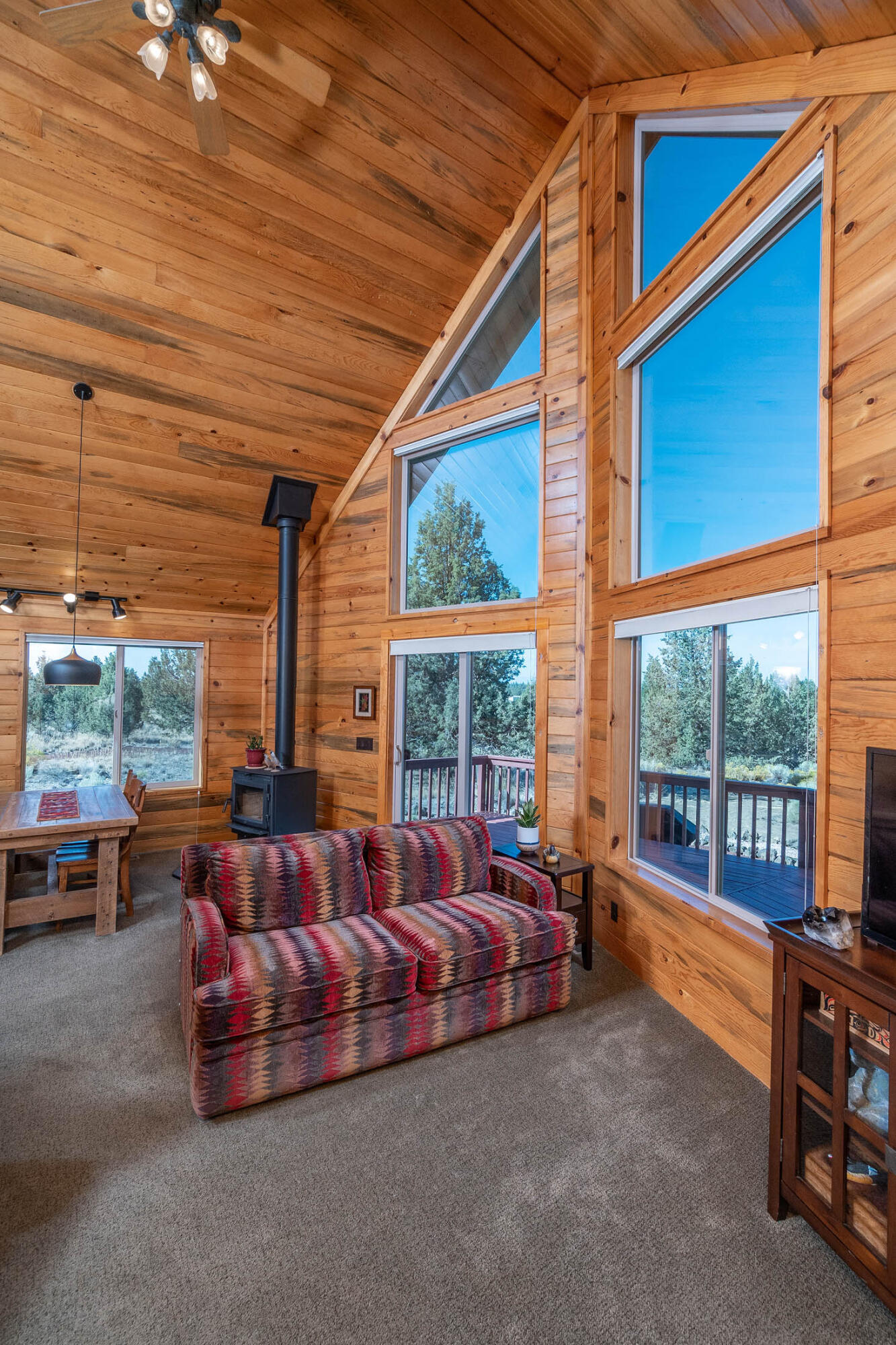 7271 Southwest Onyx Road Terrebonne, OR 97760 - Photo 13 of 43 Everything is perfectly placed to make this home easy to live in!