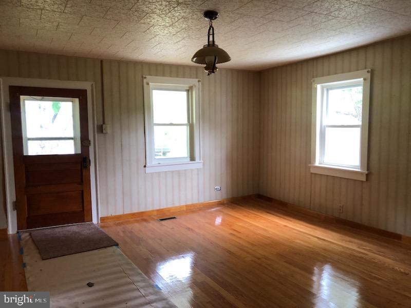 4582 Fort Valley Road Fort Valley, VA 22652 - Photo 16 of 37 Beautiful hardwood floors