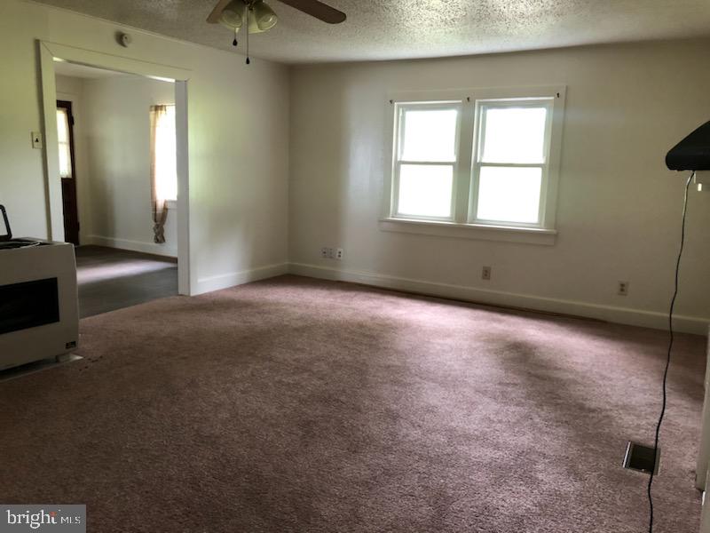 4582 Fort Valley Road Fort Valley, VA 22652 - Photo 20 of 37 family room