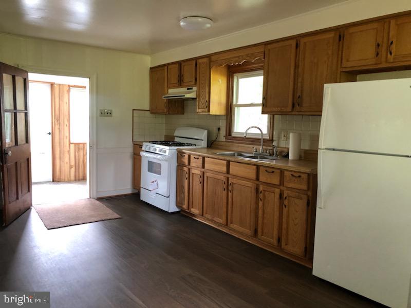 4582 Fort Valley Road Fort Valley, VA 22652 - Photo 25 of 37 kitchen